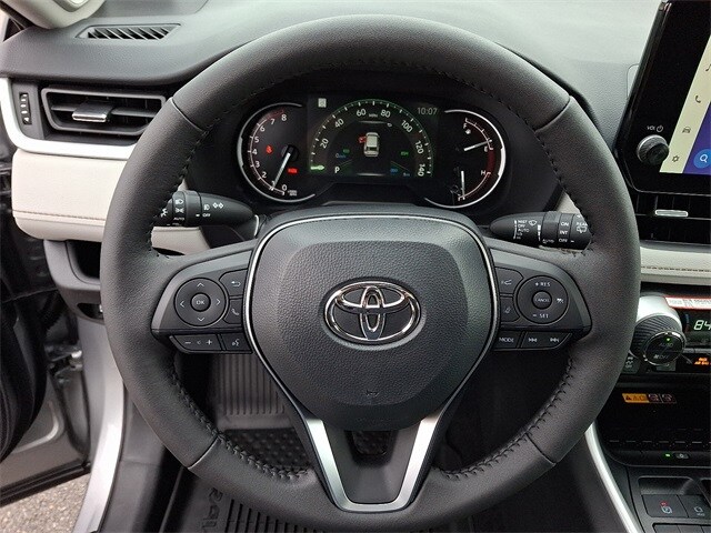 Thumbnail: 2025 Toyota RAV4 - 17