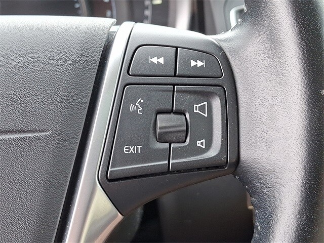Thumbnail: 2016 Volvo XC60 - 19