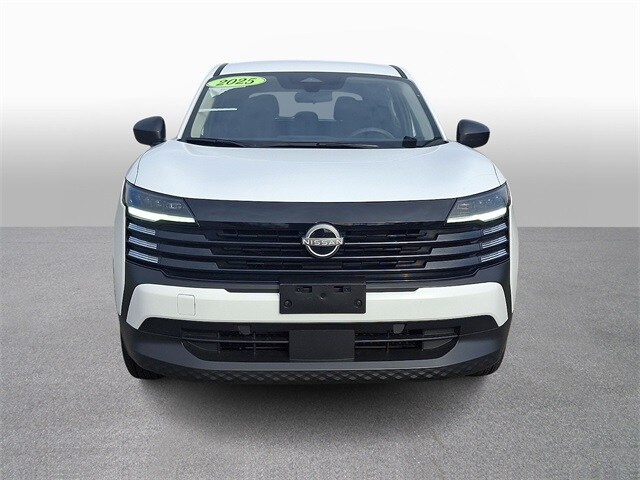 Thumbnail: 2025 Nissan Kicks - 2