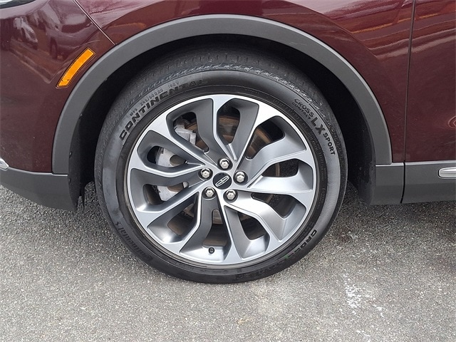 Thumbnail: 2022 Lincoln Nautilus - 8