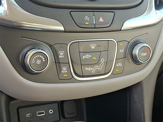 Thumbnail: 2022 Chevrolet Equinox - 10