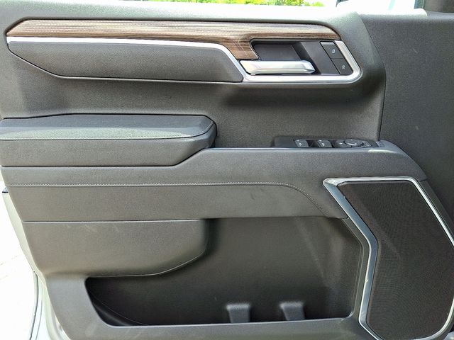 Thumbnail: 2026 Chevrolet Silverado 1500 - 12