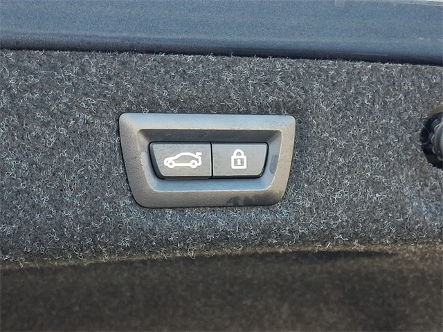 Thumbnail: 2023 BMW 5 Series - 33