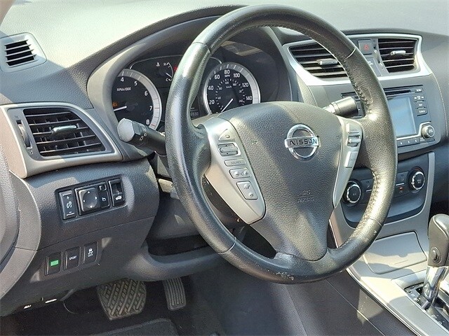 Thumbnail: 2015 Nissan Sentra - 11