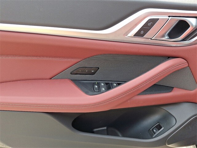 Thumbnail: 2025 BMW i4 - 12
