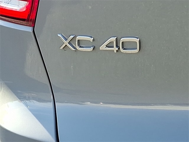 Thumbnail: 2024 Volvo XC40 - 27