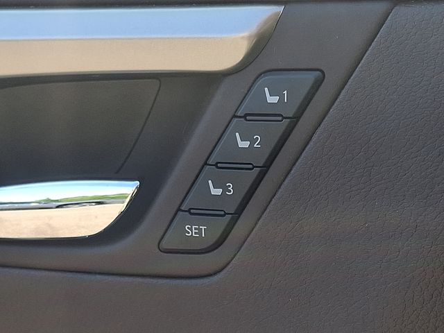 Thumbnail: 2018 Lexus RX - 29