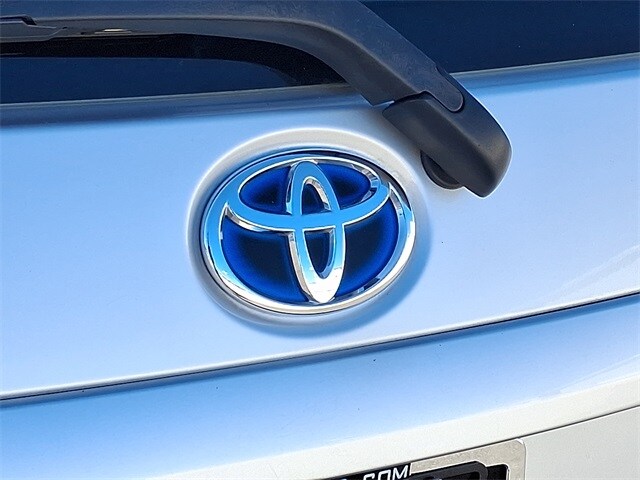 Thumbnail: 2016 Toyota Prius c - 29