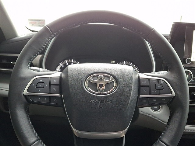 Thumbnail: 2026 Toyota Highlander - 16