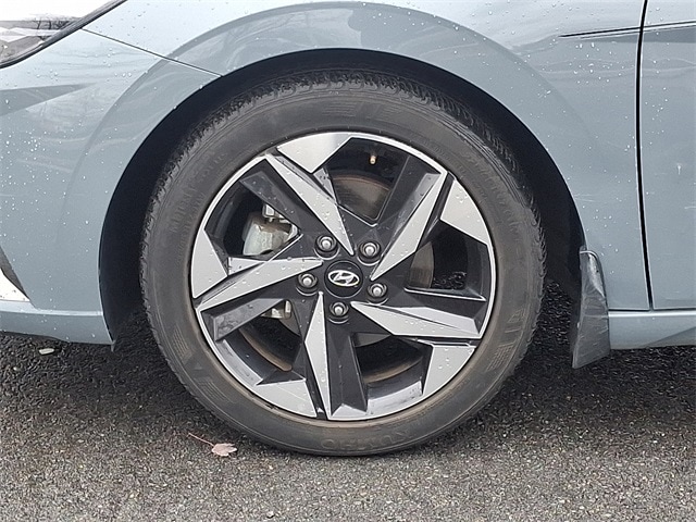 Thumbnail: 2023 Hyundai Elantra - 8