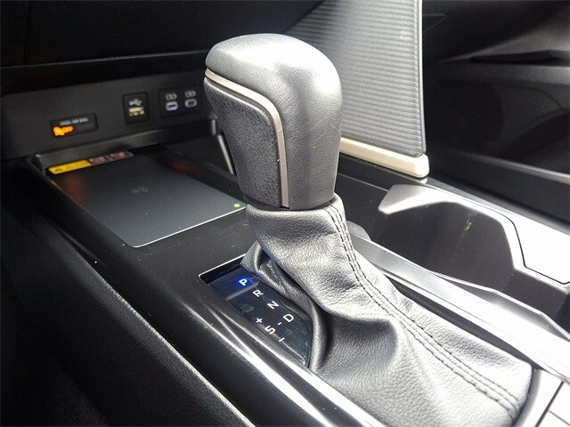 Thumbnail: 2025 Toyota Camry - 13