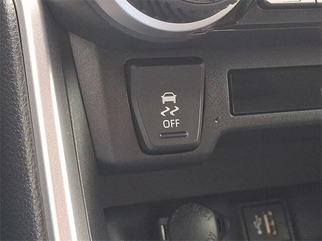 Thumbnail: 2025 Toyota RAV4 - 19