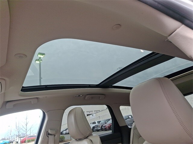 Thumbnail: 2022 Lincoln Corsair - 14