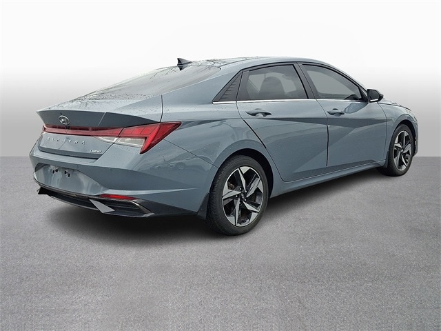 Thumbnail: 2023 Hyundai Elantra - 4