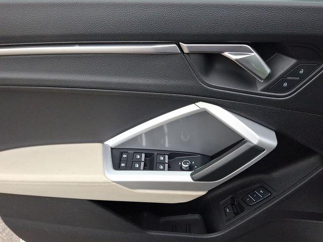 Thumbnail: 2024 Audi Q3 - 12