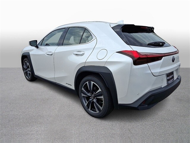Thumbnail: 2021 Lexus UX - 6