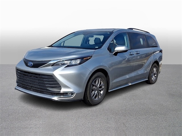 Thumbnail: 2024 Toyota Sienna - 1