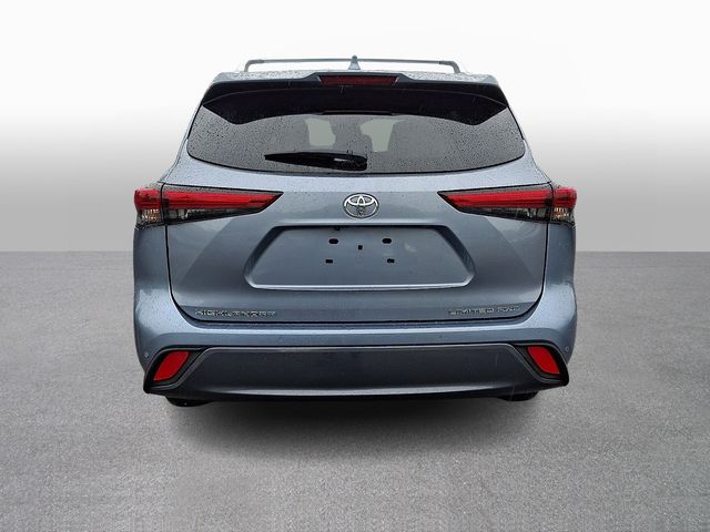 Thumbnail: 2023 Toyota Highlander - 5