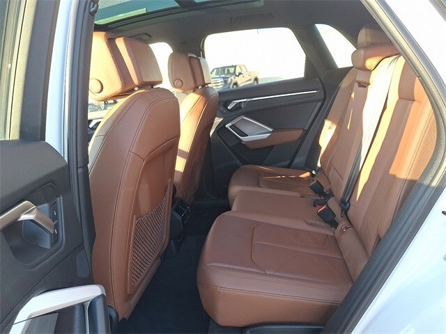 Thumbnail: 2025 Audi Q3 - 10