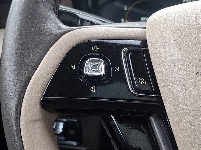 Thumbnail: 2022 Lincoln Corsair - 22