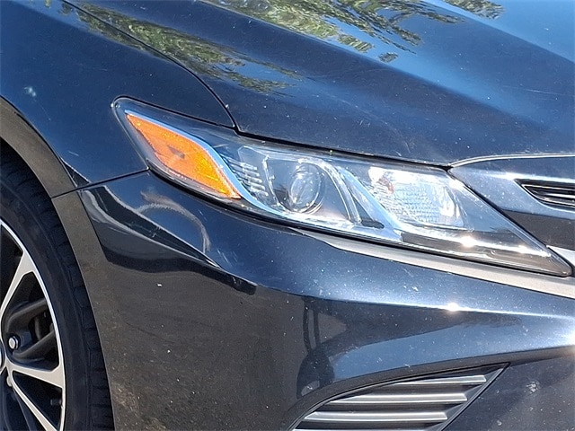 Thumbnail: 2018 Toyota Camry - 4