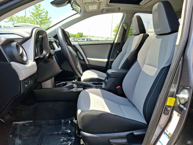 Thumbnail: 2016 Toyota RAV4 - 9