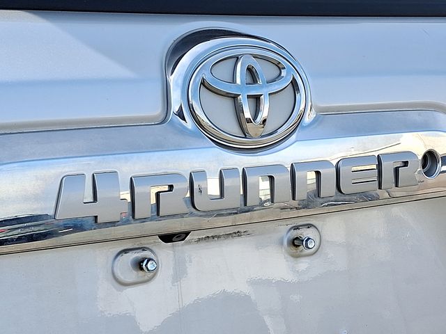 Thumbnail: 2011 Toyota 4Runner - 29