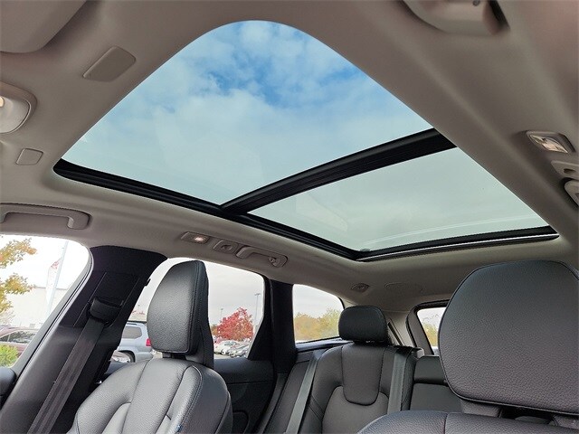 Thumbnail: 2024 Volvo XC60 - 11