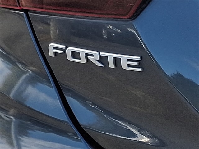 Thumbnail: 2023 Kia Forte - 24