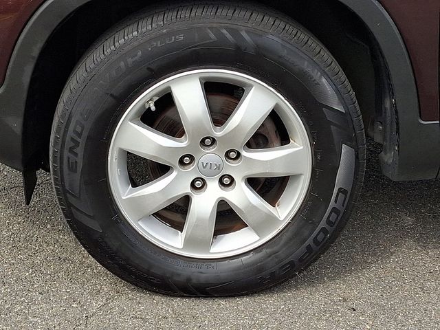 Thumbnail: 2012 Kia Sorento - 8