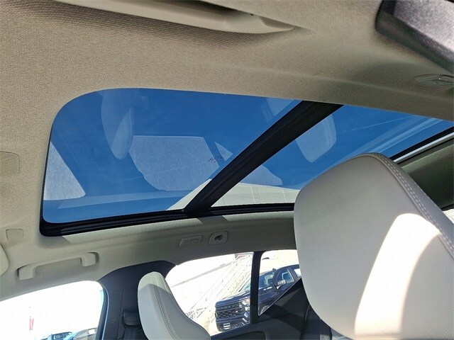 Thumbnail: 2024 Volvo XC40 - 11