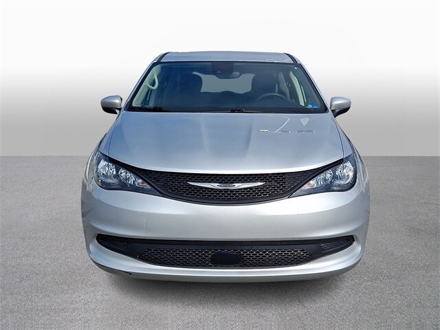 Thumbnail: 2023 Chrysler Voyager - 2