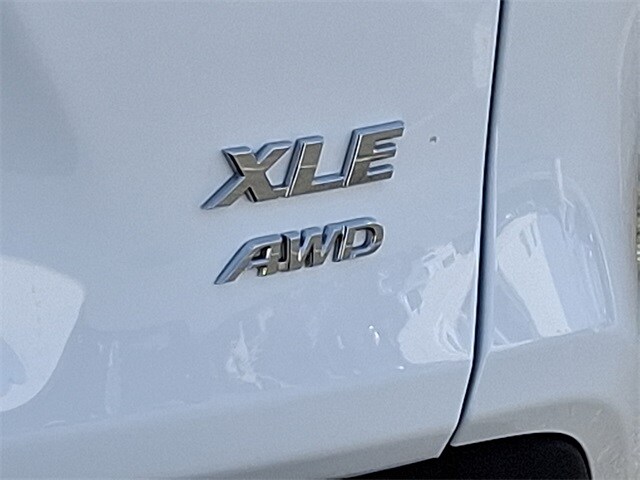 Thumbnail: 2025 Toyota RAV4 - 31