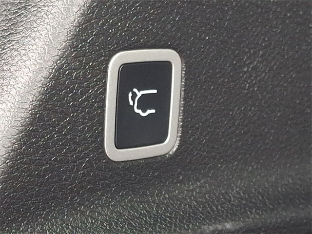 Thumbnail: 2025 Chrysler Pacifica - 31