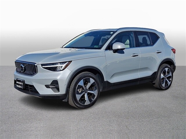 Thumbnail: 2024 Volvo XC40 - 1