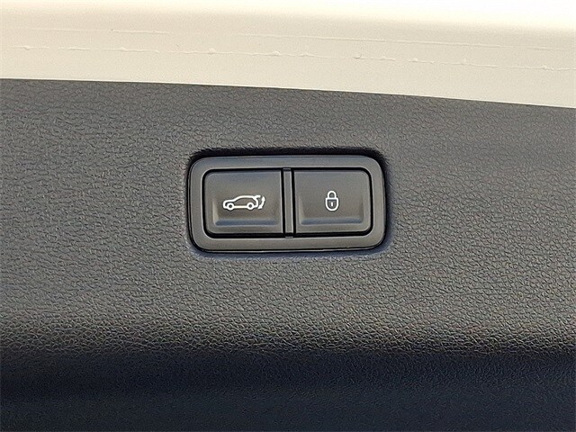 Thumbnail: 2025 Genesis GV70 - 27