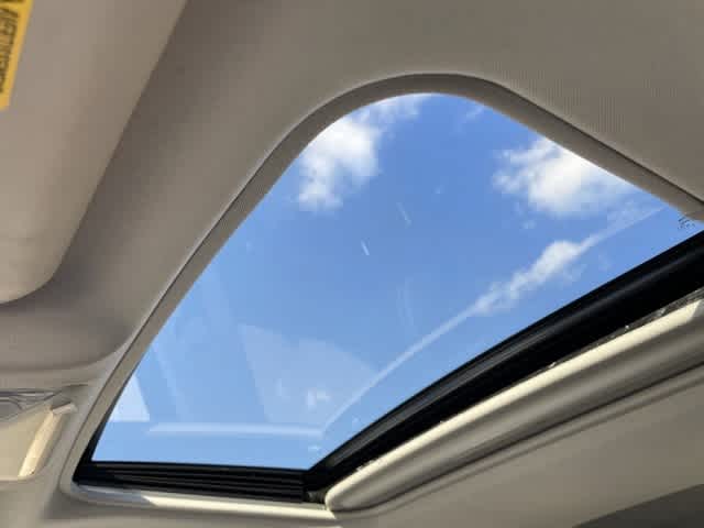 Thumbnail: 2021 Toyota RAV4 - 10