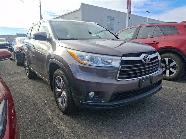 Thumbnail: 2014 Toyota Highlander - 3
