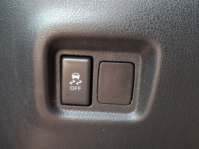 Thumbnail: 2015 Nissan Versa Note - 22