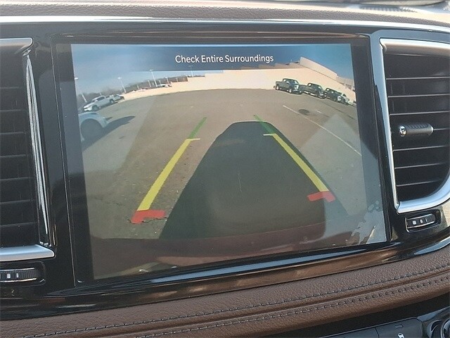 Thumbnail: 2021 Chrysler Pacifica - 19