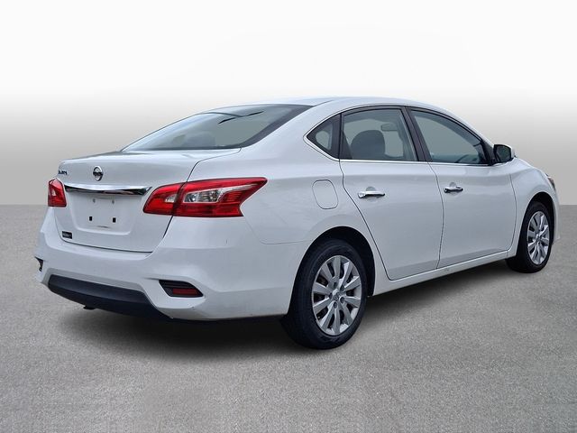 Thumbnail: 2016 Nissan Sentra - 4