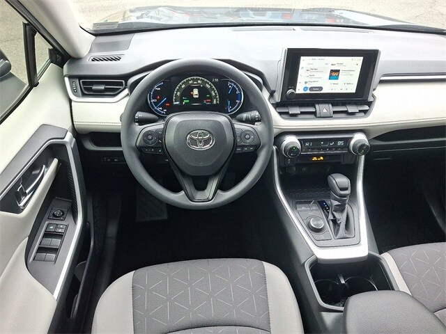 Thumbnail: 2025 Toyota RAV4 - 11