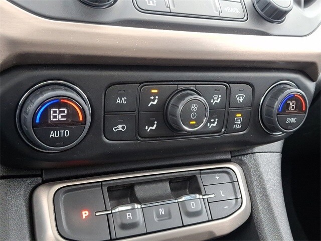 Thumbnail: 2023 GMC Acadia - 17