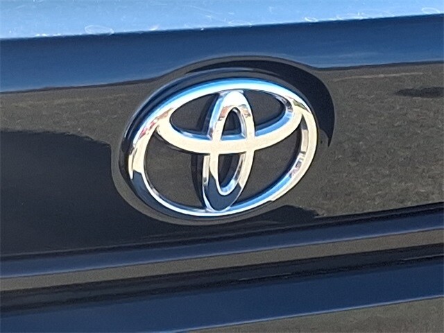 Thumbnail: 2023 Toyota Corolla - 28