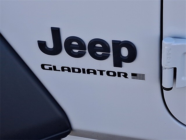 Thumbnail: 2023 Jeep Gladiator - 31