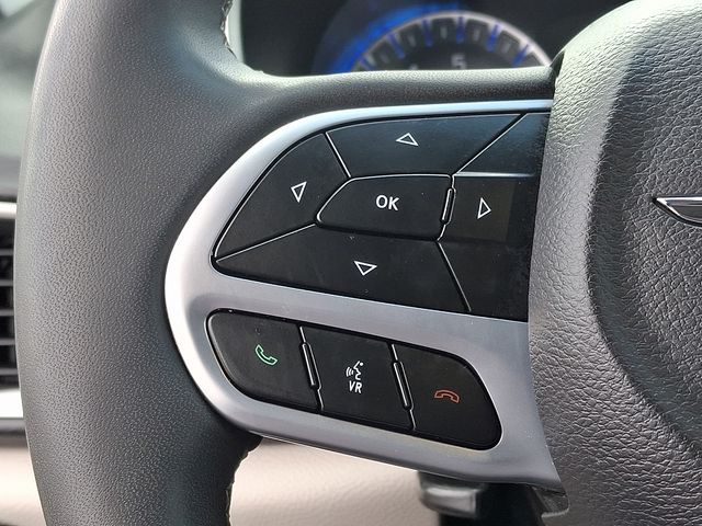 Thumbnail: 2023 Chrysler Voyager - 21