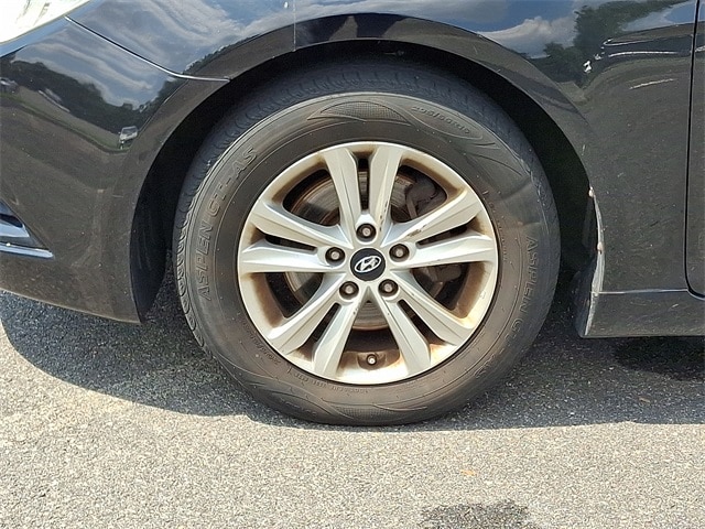 Thumbnail: 2011 Hyundai Sonata - 8