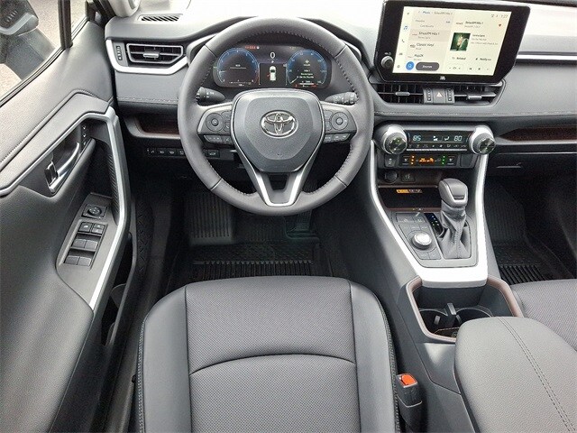 Thumbnail: 2025 Toyota RAV4 - 9