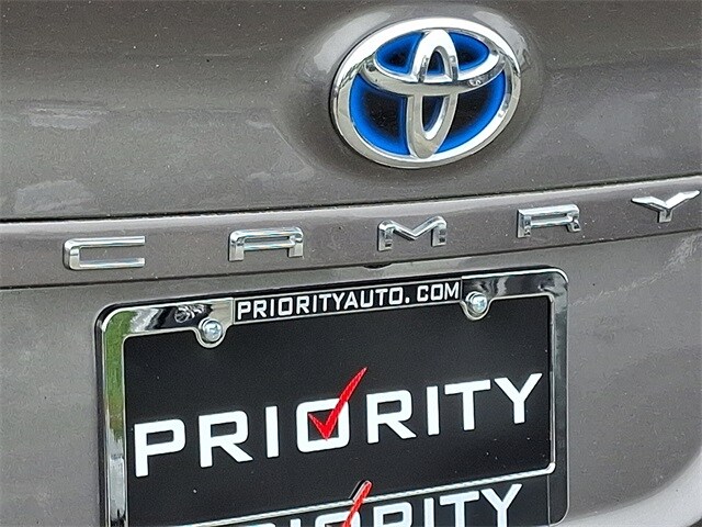 Thumbnail: 2020 Toyota Camry - 30