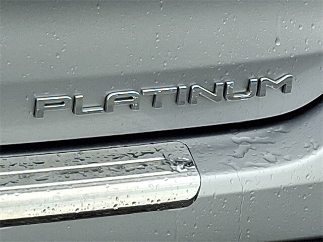 Thumbnail: 2024 Toyota Highlander - 35